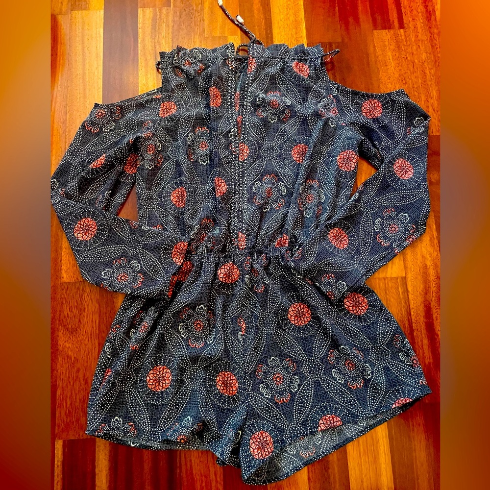 printed romper with cold shoulder 🌺